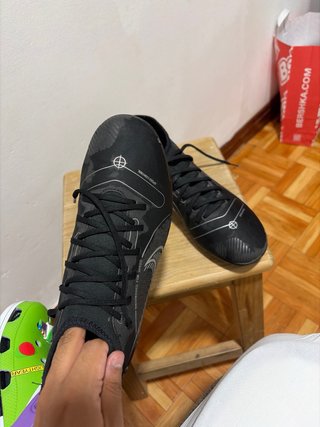 Zapatos de fútbol Nike Negro Talla 43