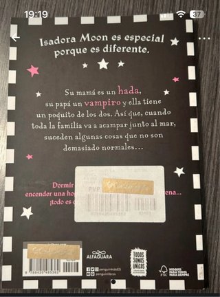 Dos libros de Isadora Moon