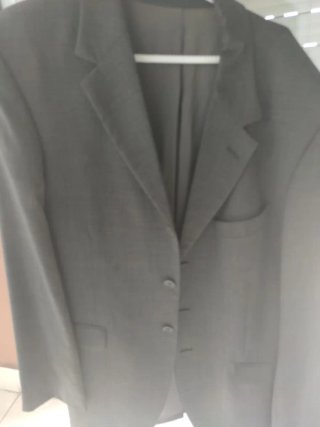Americana elegante  Gris marca  Caramelo