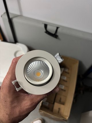 33 Focos LED Empotrables 8W 3000K