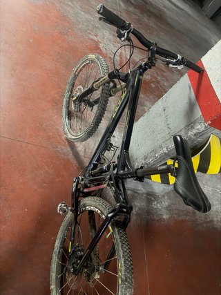 Bicicleta de Montaña Felt de Descenso