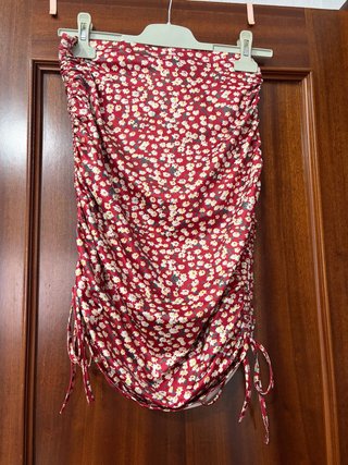 Falda floral con cordones