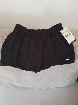 Pantalón corto Nike negro