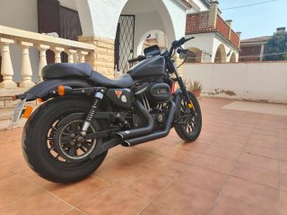 Harley Davidson Sportster 883 Negra