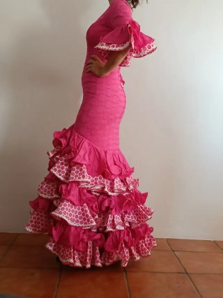 Traje de flamenca rosa