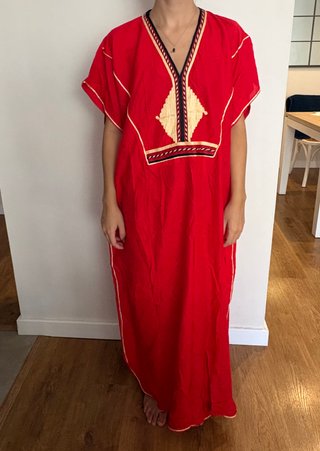 Túnica tradicional bordada mujer