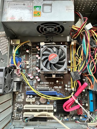 PC de Oficina Asus antiguo