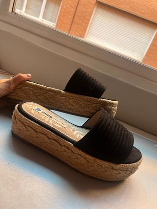 Sandalias palas Mustang Negras con Plataforma