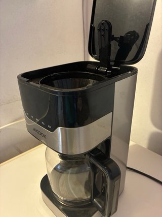 Cafetera AICook Negra y Plateada