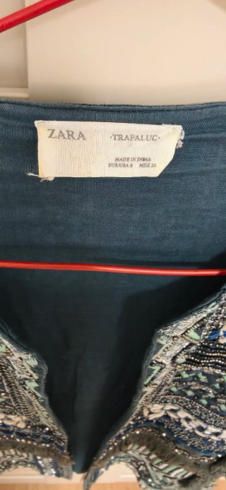 Chaqueta Zara con abalorios