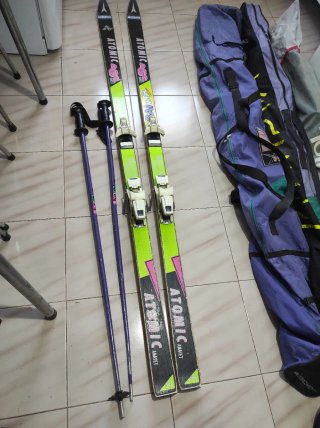 3 pares de esquis
