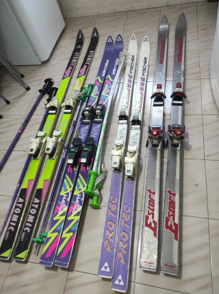 3 pares de esquis