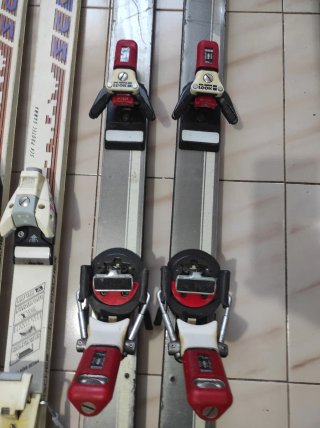 3 pares de esquis