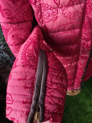 Abrigo Rojo Desigual