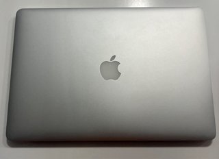 MacBook Pro 15 i7 256GB