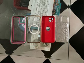 4 fundas de iphone 13 1 por 3 euros Todas por 10