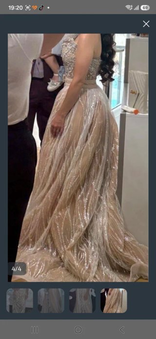 Vestido de fiesta con capa extraíble
