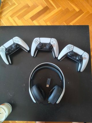 Playstation 5 + 3 mandos + Cascos Pulse 3D