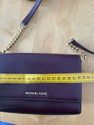 Bolso Michael Kors Morado y Dorado