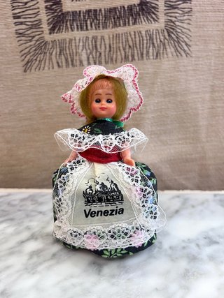 Muñeca vintage souvenir de Venecia –años 60/70