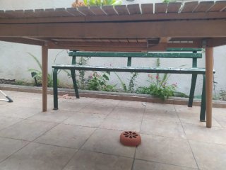 Mesa de exterior Ikea de madera - recoger DOM/LUN