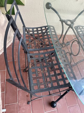 Mesa de Terraza con Cristal y Sillas. URGE