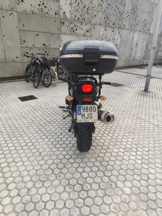 Suzuki Bandit 600 Semicarenada Negra