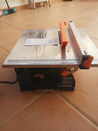 Cortadora de Azulejos Eléctrica Dexter 450W.