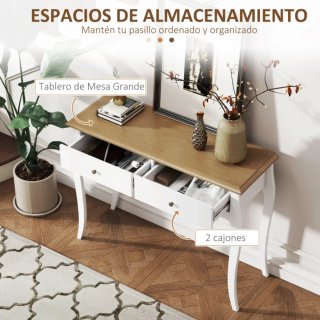 Ingresso bianco e in legno con cassetti