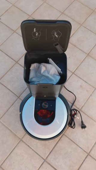 ROBOT ASPIRADOR iROBOT ROOMBA i7+ CON ESTACIÓN