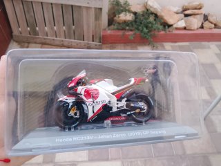 Maqueta Moto Honda RC213V Johan Zarco 1:18