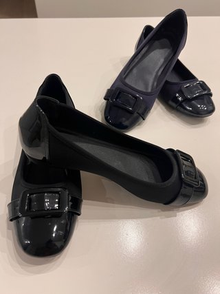 Bailarinas negras y azul marino con hebilla