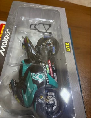 MotoGP Valentino Rossi 46 Yamaha YZR-M1 1:12