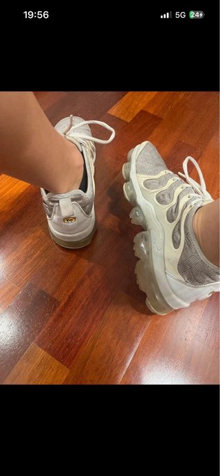 Nike Air Vapormax Gris y Blanco