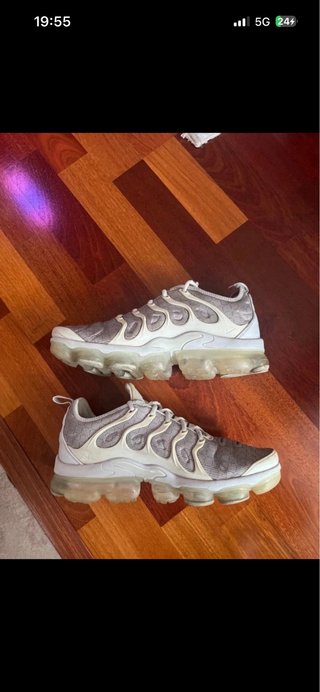 Nike Air Vapormax Gris y Blanco
