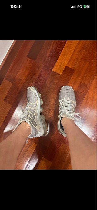 Nike Air Vapormax Gris y Blanco