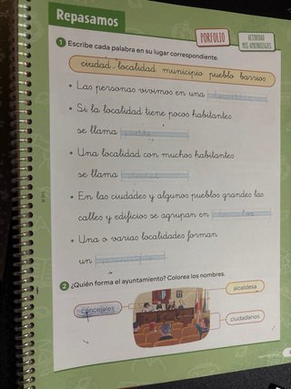 Libros de 2 de primaria de Ciencias Sociales