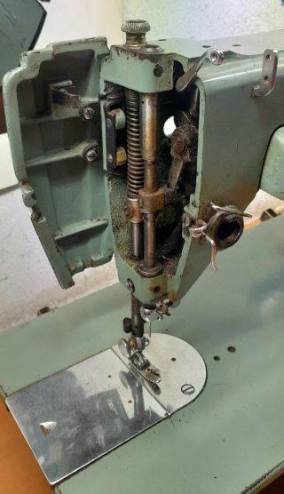Máquina de coser Alfa vintage