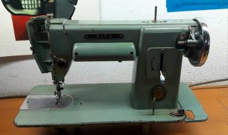 Máquina de coser Alfa vintage