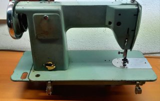 Máquina de coser Alfa vintage