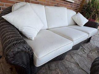 Set de Jardín: Sofá, 2 Sillones y Mesa de Mimbre