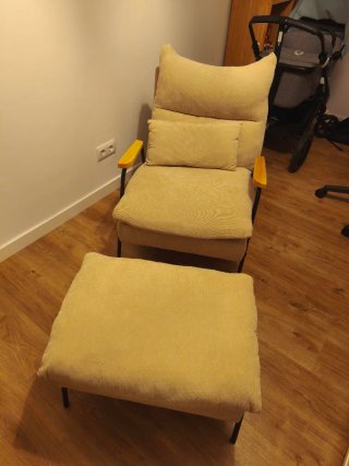 Sillón con Reposapiés Beige