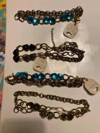 Lote 5 pulseras + 1 pendientes