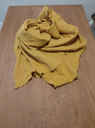 Fular amarillo ocre