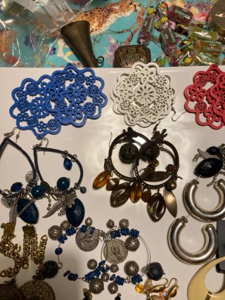 Lote 21 pares de pendientes Nuevos.