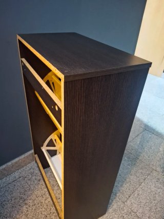 Zapatero negro madera