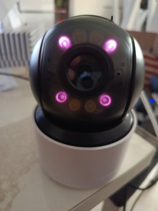 2 Cámaras de Vigilancia Wifi IP con tarjeta 128GB.