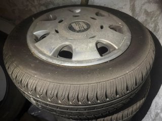 Set de 4 Ruedas con Tapacubos SEAT