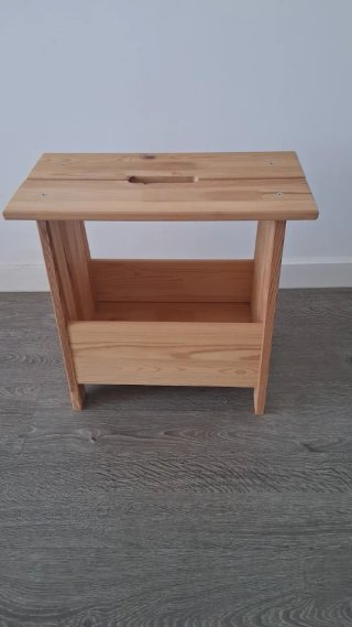 Taburete Ikea madera con almacenaje