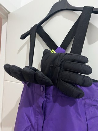 Mono y guantes nieve niños